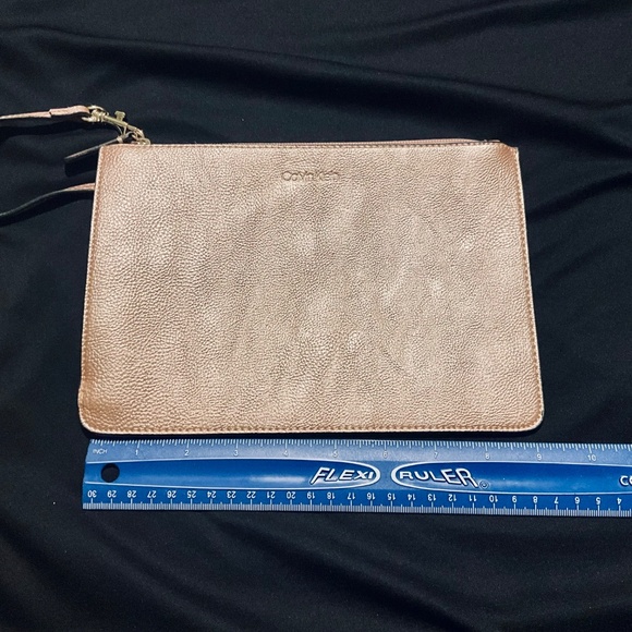 Calvin Klein Rose Gold/Pink Wristlet - Good Condition - 9 inches - Picture 5 of 6